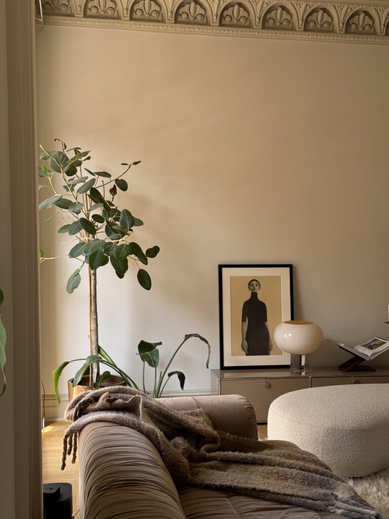 Styling of a Scandinavian, minimal luxurious apartment in Sweden.